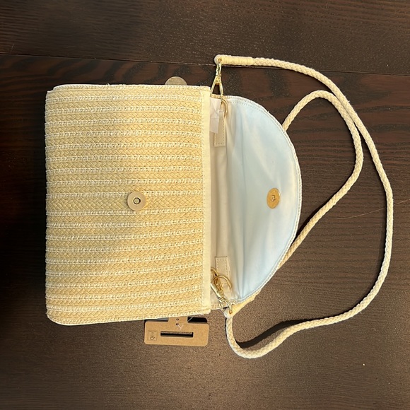 Bee Line Group Crossbody Bag - perfect for summer! - Picture 3 of 4